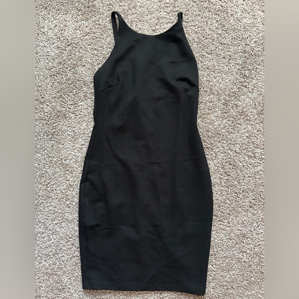 Lulu's Dress - Picture 5 of 9